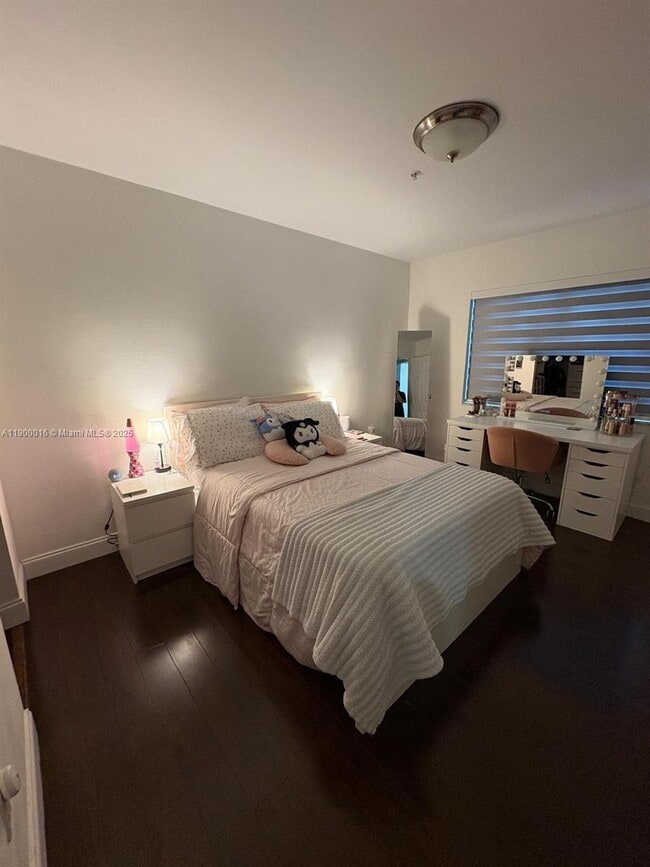 Foto del edificio - 4500 NW 107th Ave
