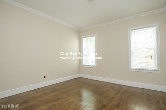 Building Photo - 27 Lamartine St
