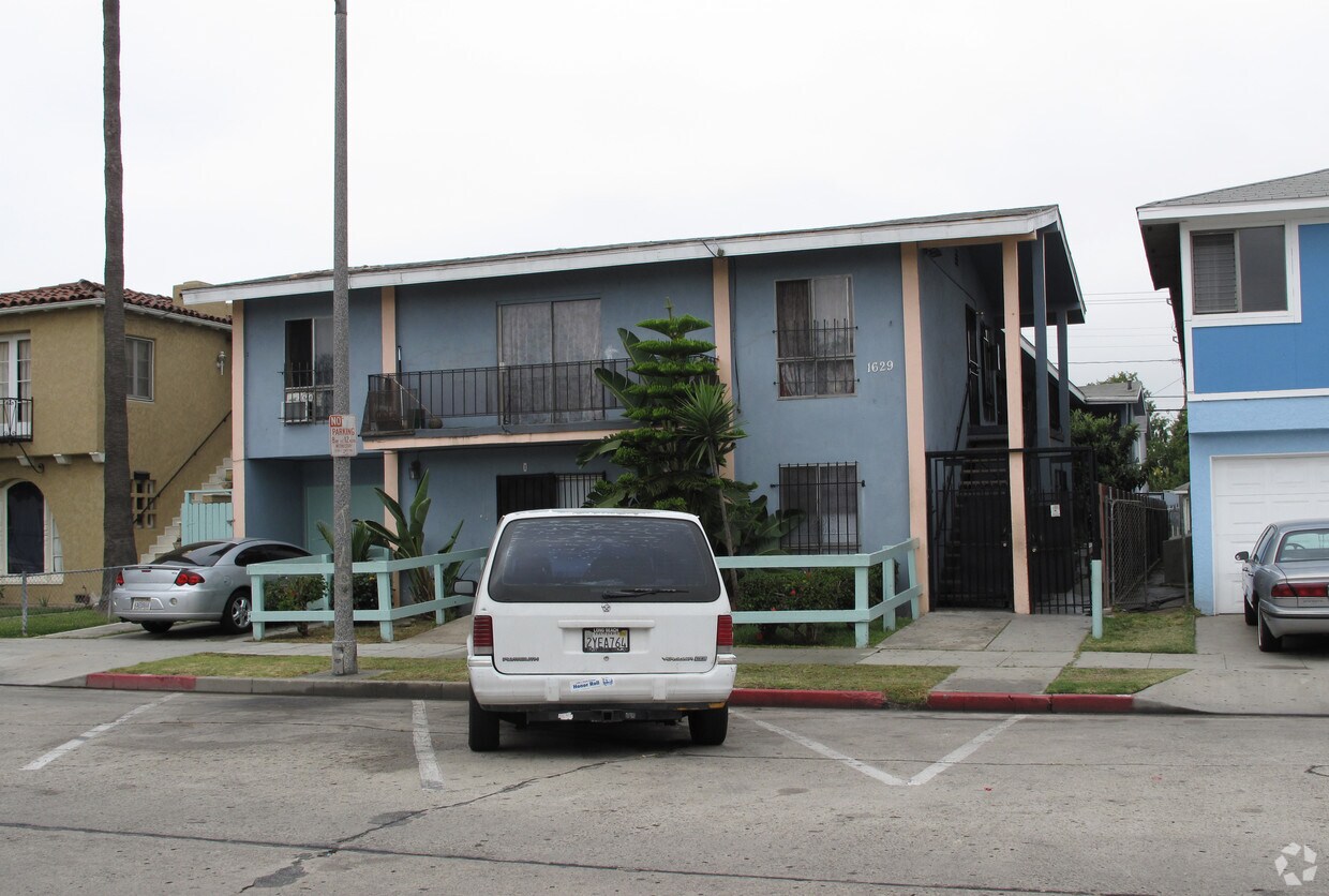 Building Photo - 1629 Chestnut Ave