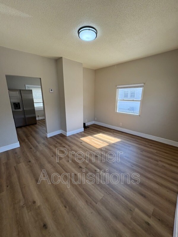 Building Photo - 2920 Hillcrest Ave