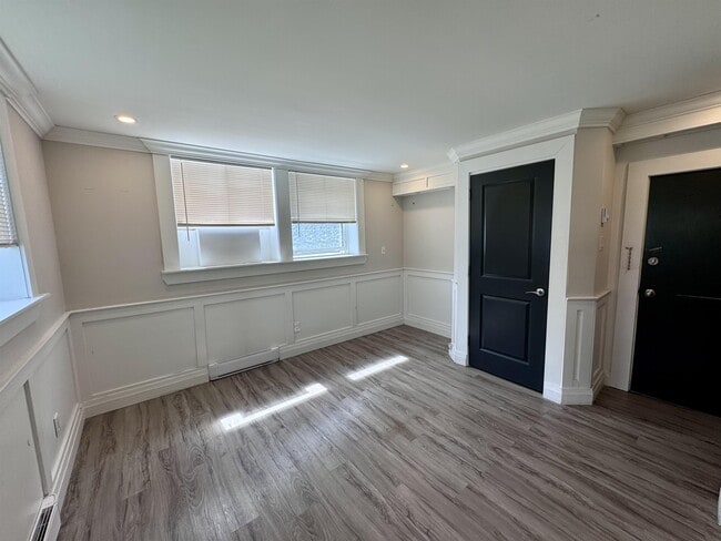 Photo du bâtiment - 1495 Gladstone Ave