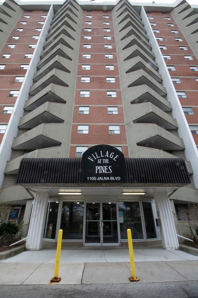 Building Photo - Stunning LIKE NEW * South London 1 Bdrm * ...