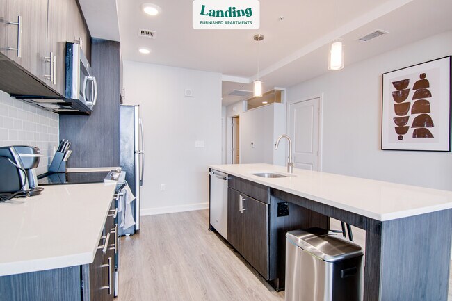 Foto del edificio - 7480 Birdwood Ave