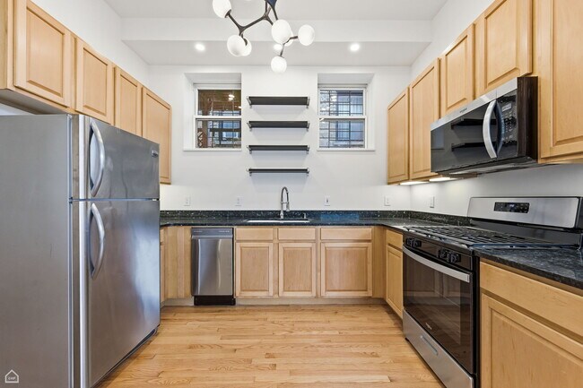 Foto del edificio - 947 N Kedzie Ave