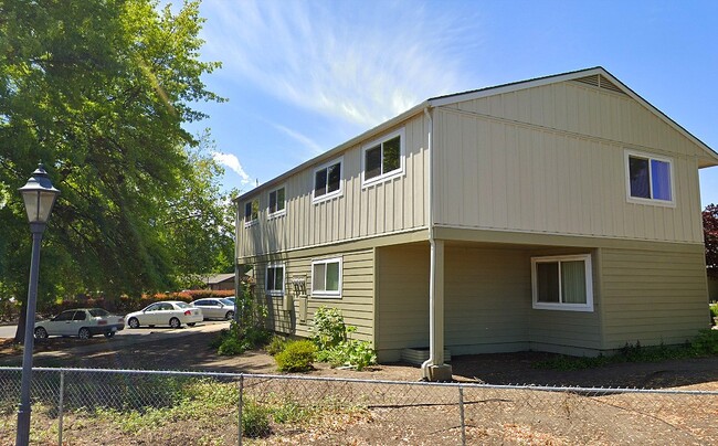 Building Photo - 233 Eva Way