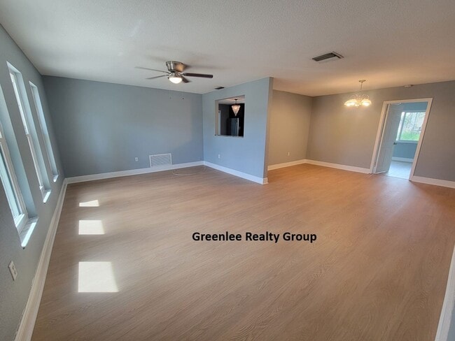 Foto del edificio - Beautifully Updated 3 Bedroom/2.5 Bathroom...