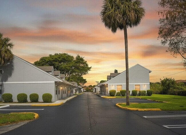 Foto del edificio - 5296 Stacy St