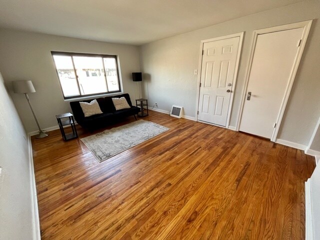 Foto del edificio - 5422 Chippewa St