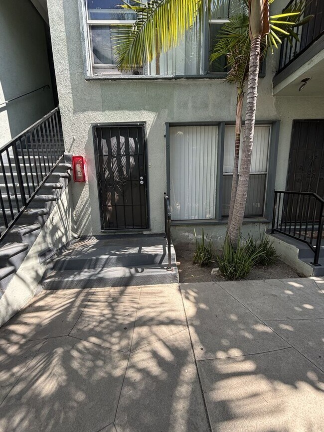 Foto del edificio - 438 Cedar Ave