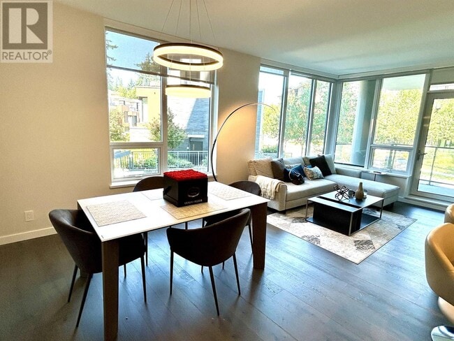 Photo du bâtiment - 3533-3533 Ross Drive