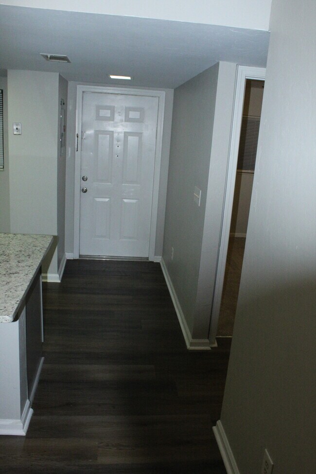 Foto del edificio - Totally renovated 2-bedroom, 2-full-bath townhome located in West Augusta