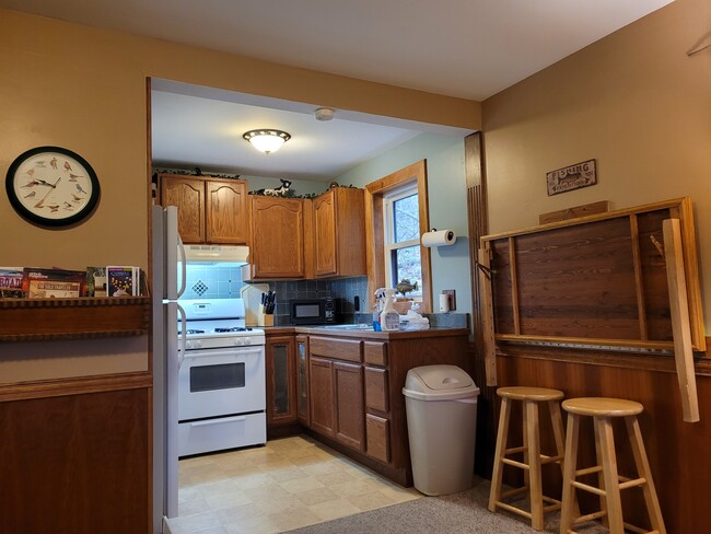 full equipted kitchen - 74183 Birch Rd