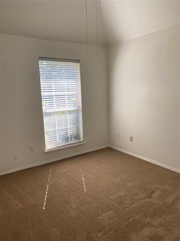 Foto del edificio - 7911 Whispering Tree Ln