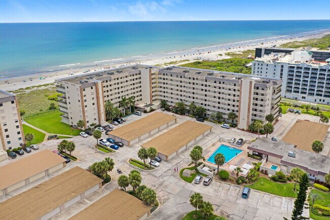 Foto del edificio - Experience coastal living at its finest in...