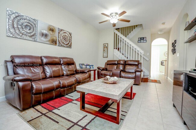 Foto del edificio - 5741 NW 112th Ct