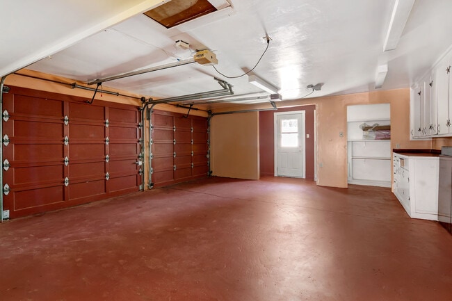 Garage - 90 Skyway Ln