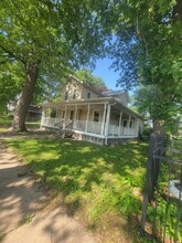 Building Photo - 1114 N Flora Ave