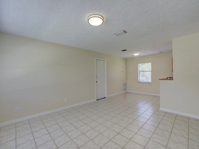 Building Photo - 279 Englar Dr