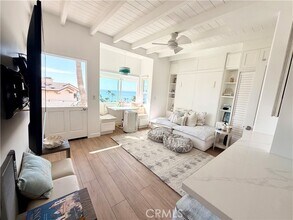 Building Photo - 420 Monterey Ln