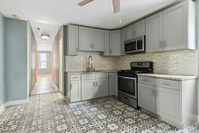Building Photo - 2345 S Lawndale Ave