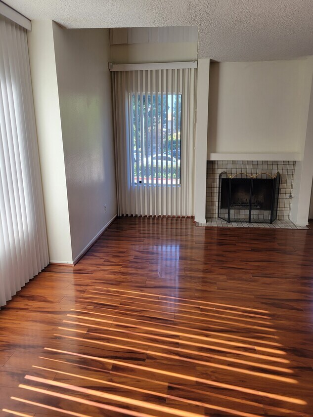 Foto principal - 849 E Victoria St