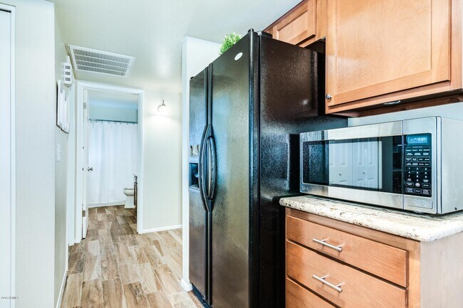 Foto del edificio - 17603 W Lindner Dr