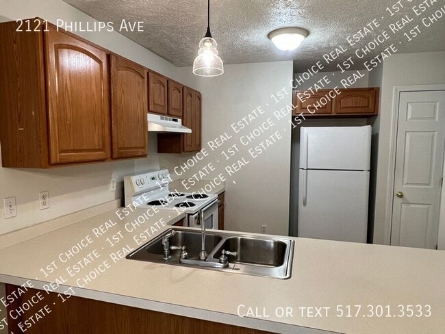 Building Photo - 2121 Phillips Ave