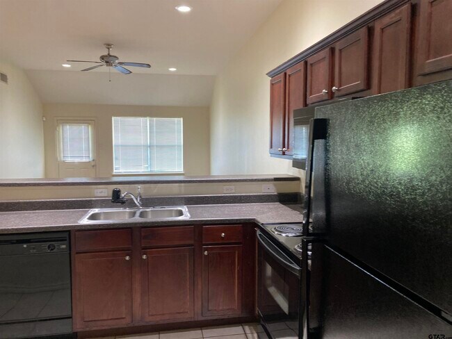 Foto del edificio - 23043 Shell Shore Dr