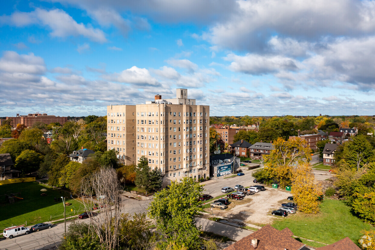 Looking North - Lee Crest Apartments