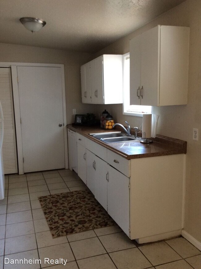 Foto del edificio - 4 br, 1 bath House - 2112 48th Street