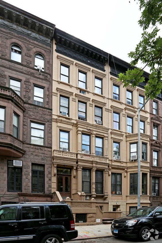 Building Photo - 47 W 75th St
