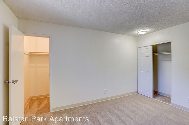 Building Photo - 2 br, 1 bath Apartment - 6454 Simms Street...
