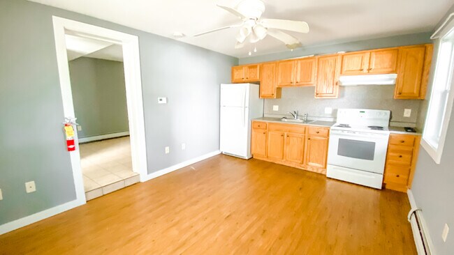 Building Photo - 5 Spaulding St