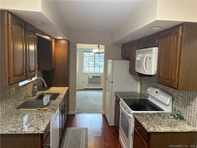 Building Photo - 3 Falmouth Ct