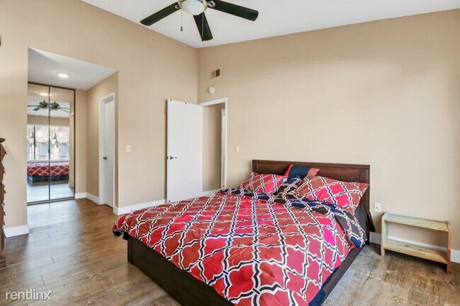 Building Photo - 2 br, 2 bath Condo - 965 Huntington Common