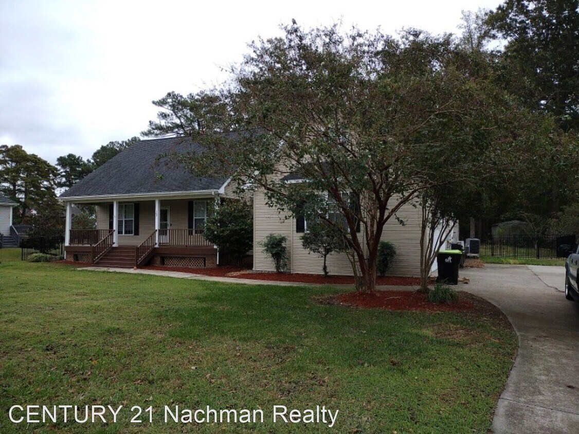 Foto principal - 3 br, 2 bath House - 103 Gaston Drive