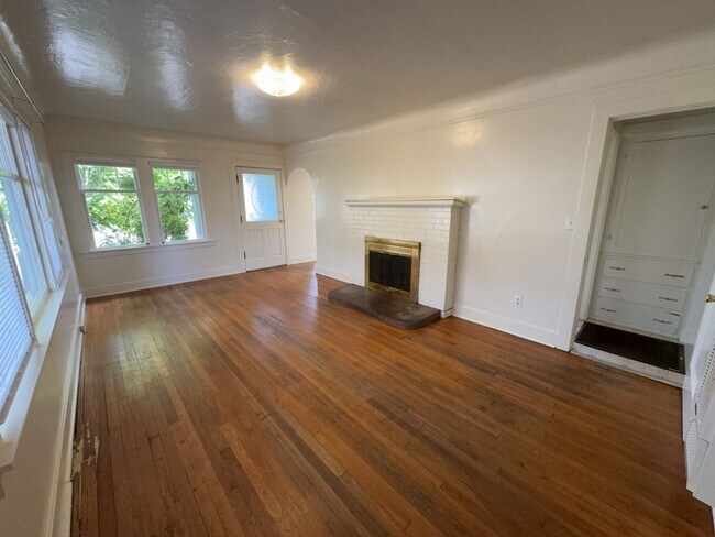 Foto del edificio - Sit out with your pet on the patio of this Arcata home!