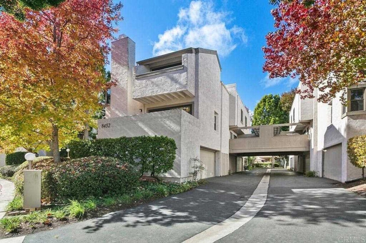 Primary Photo - Brand New Carpet 2 bd/ 2 bth Two-Story Tow...