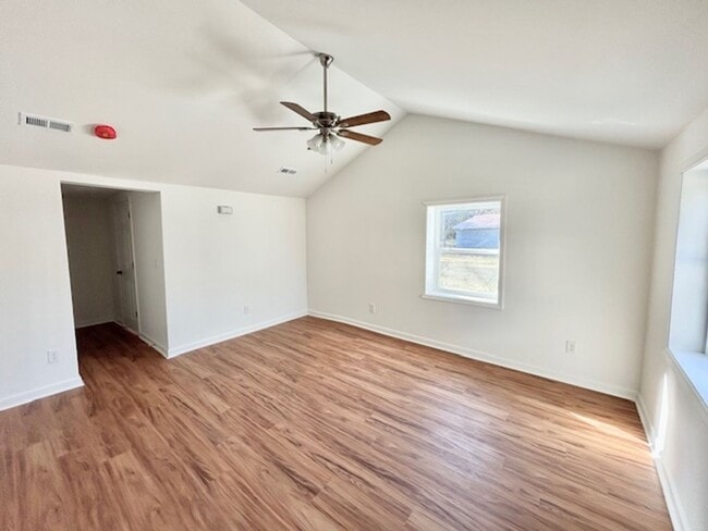 Foto del edificio - CHARMING 3 BEDROOM HOME - NEWLY RENOVATED!