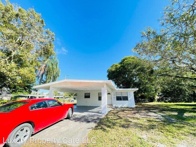 Building Photo - 4 br, 2 bath House - 3109 Avenue B