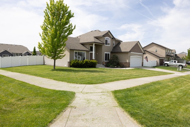 Building Photo - 2275 W Freeland Dr