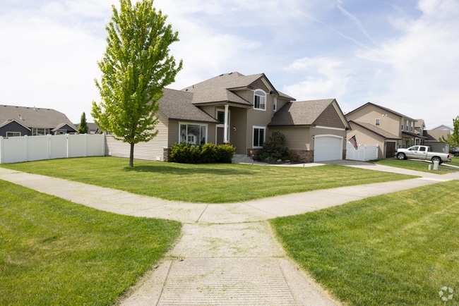 Building Photo - 2275 W Freeland Dr