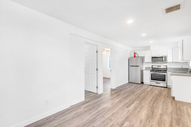 Foto del edificio - 8910 Avalon Blvd