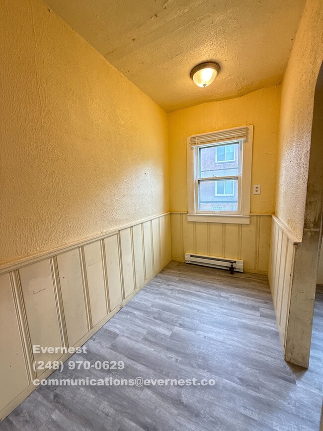 Building Photo - 3030 Cortland St