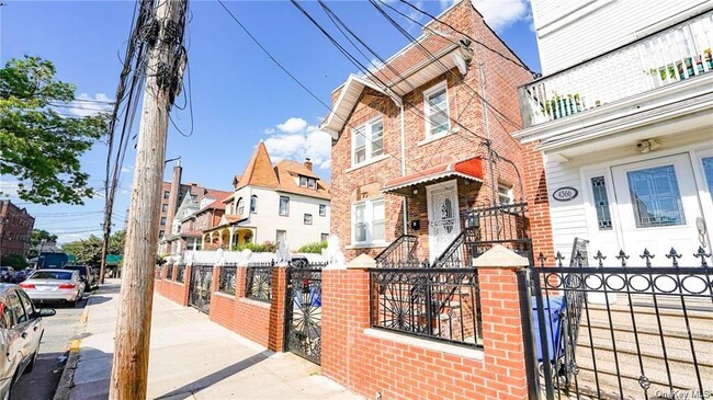 Foto del edificio - 4368 Matilda Ave