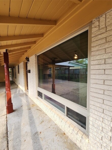 Building Photo - 1912 Ridgemont Dr