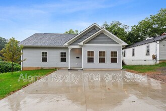 Building Photo - 327 W Iredell Ave