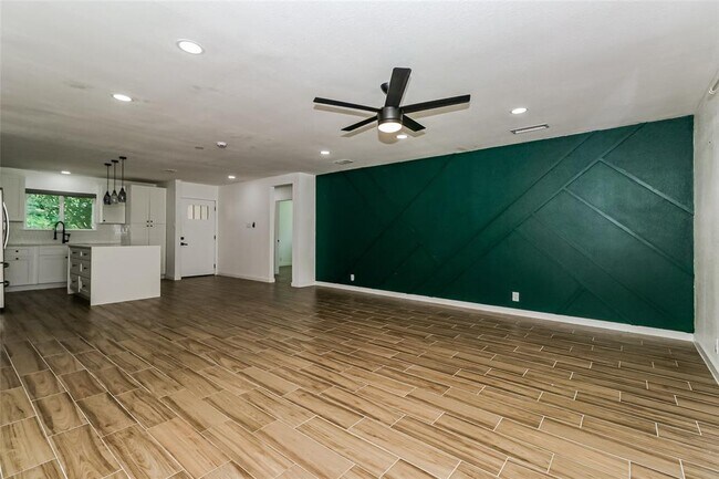 Foto del edificio - 2309 Southern Oaks Dr