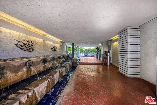 Lobby entrance - 4900 Overland Ave