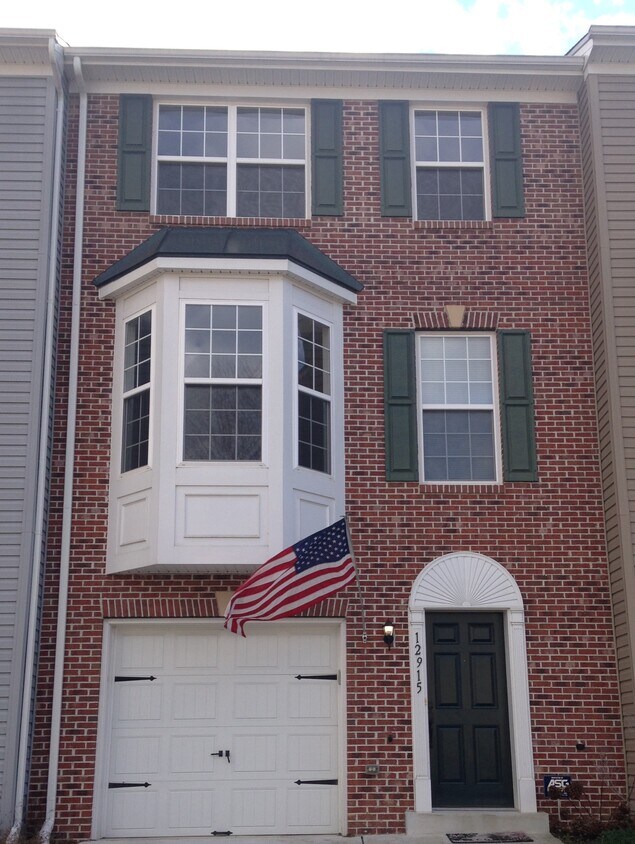 Front of the house - 12915 Woods View St